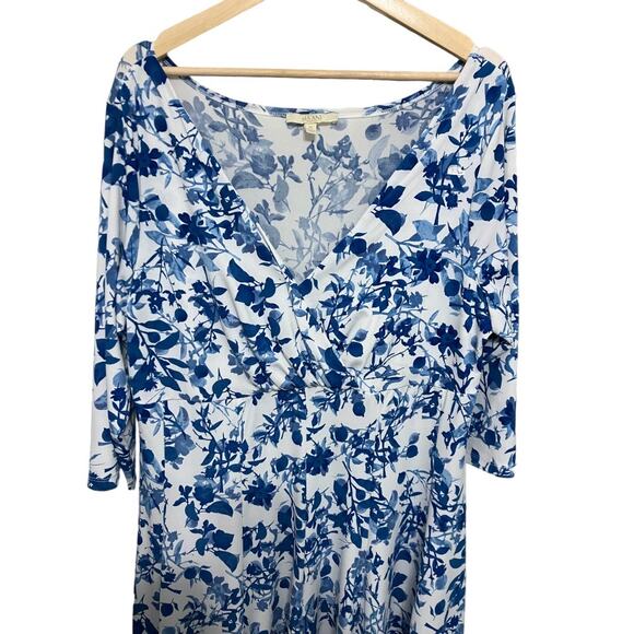 Haani Floral Faux Wrap Dress Blue and Cream Size 3X - Picture 3 of 6